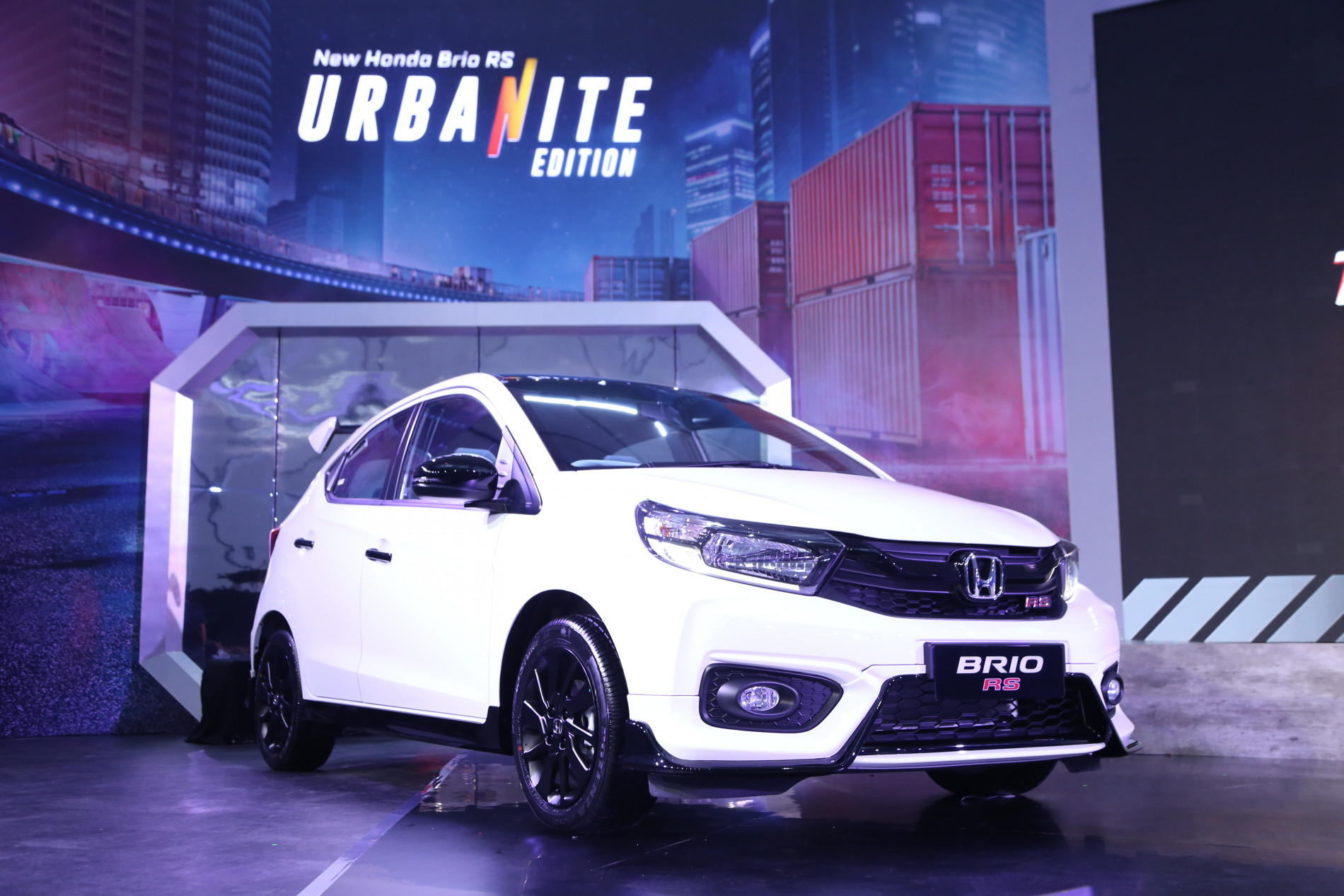 Jangkau Pasar Anak Muda, Honda Segarkan Tampilan New Honda Brio RS Urbanite Edition